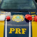 PRF prende mulher venezuelana com 3,6 kg de cocaína em ônibus na BR-174