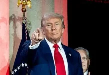 Trump não descarta guerra contra Venezuela, e aviões dos EUA sobrevoam litoral perto de Caracas