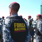 Profissionais de saúde são resgatados após noite sob ameaça em subpolo Yanomami força nacional