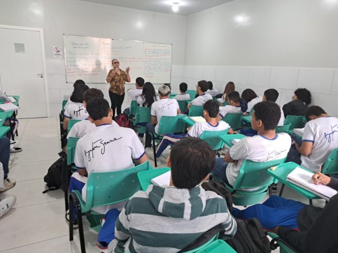 alunos sala de aula matrícula rede estadual educação