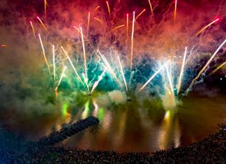 Cerca de 200 mil pessoas acompanharam a virada do ano no Parque Anauá