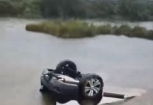 Carro capota com família inteira e cai em lago na BR-174, no Sul de Roraima