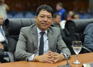 Polícia Federal cumpre mandado na casa do ex-deputado Massamy Eda