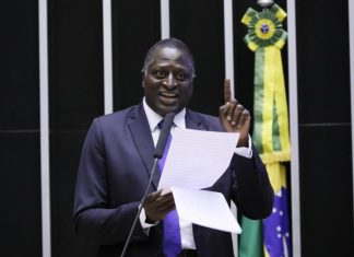 Hélio Negão desiste de concorrer ao Senado por Roraima para tentar TCU