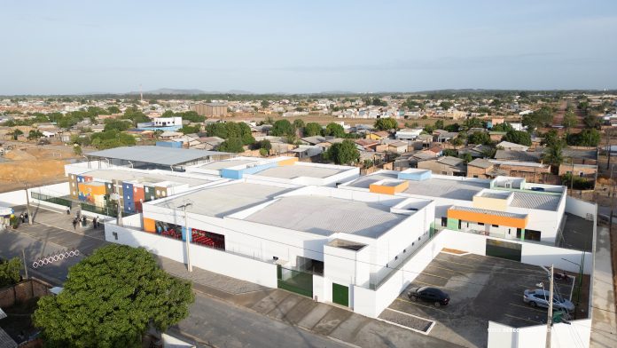 escola pedra pintada