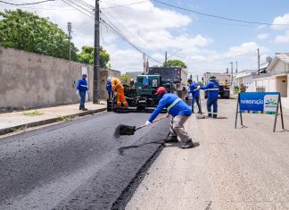 Prefeitura de Boa Vista executa recapeamento em 14 bairros e recupera 14 km de vicinais semuc