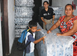 ACNUR entrega 105 colchões a famílias indígenas refugiadas em Pacaraima colchões acnur