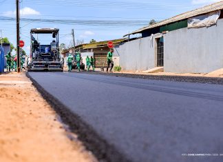 Prefeitura recapeia ruas no 13 de Setembro e anuncia obras no Mecejana, Caçari e Paraviana