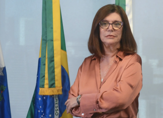 Petrobras nega planos de investir na Venezuela e cita embargo internacional