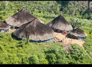 Criança Yanomami morre durante remoção aeromédica após quadro de desnutrição e diarreia grave