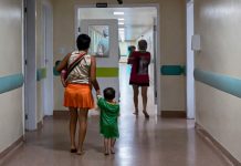 Roraima já registrou 16 casos de coqueluche em crianças Yanomami