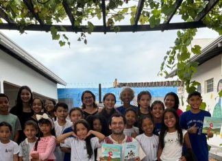 Projeto de incentivo à leitura no Rio Grande do Sul adota livro de escritor de Roraima