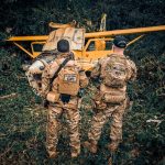 Polícia Federal inutiliza avião que dava suporte ao garimpo ilegal na terra Yanomami, em Roraima