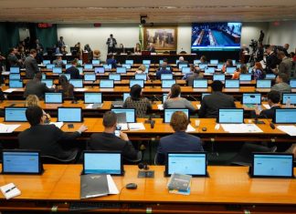 CCJ começa a discutir fim da escala 6 x 1 e redução de jornada de trabalho na Câmara dos Deputados