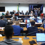 Comissão da Câmara aprova prioridade de emprego para jovens vítimas de violência e trabalho infantil