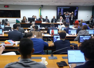 Comissão da Câmara aprova prioridade de emprego para jovens vítimas de violência e trabalho infantil