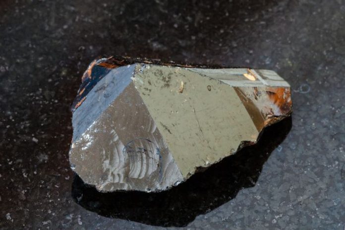 large (3) cassiterita