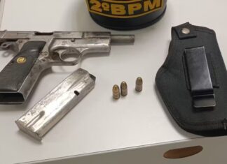 Homem é preso após invadir casa, agredir familiar e ameaçar moradores com pistola adulterada