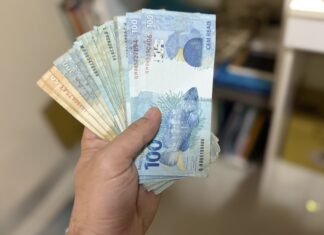 Salário mínimo deve subir para R$ 1.717 em 2027, prevê governo