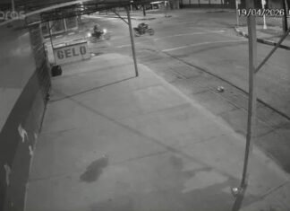 Homem é morto a tiros enquanto pilotava moto no Pintolândia