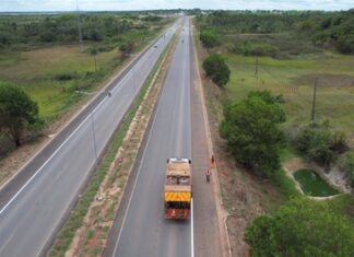 DNIT implanta nova sinalização em trecho da BR-401, em Roraima