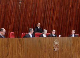 TSE forma maioria para tornar Denarium inelegível e cassar Edilson Damião