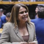 Helena da Asatur também vota a favor da redução da jornada e do fim da escala 6×1