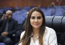 Joilma Teodora propõe modernização de laboratórios de informática nas escolas da rede estadual