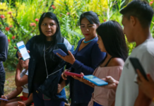 Jovem Yanomami usa tecnologia para ajudar a proteger território e comunidades na Amazônia