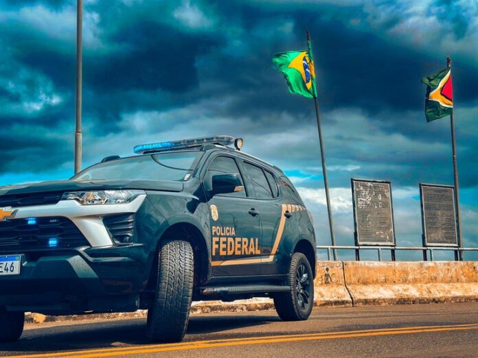 pf guiana foragido