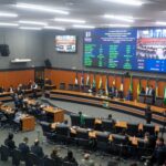 ALE-RR exonera todos os servidores comissionados e suspende auxílio pago a militares cedidos ALE-RR exonera todos os servidores comissionados e suspende auxílio pago a militares cedidos