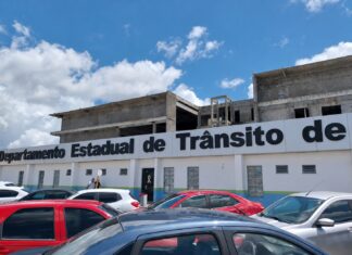 Prazo para licenciar veículo sem vistoria termina neste sábado (27) em Roraima Motoristas têm até sábado para pagar licenciamento de veículos sem necessidade de vistoria em Roraima
