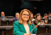 Helena da Asatur cobra votação da PEC 47 para enquadramento de servidores dos ex-territórios Helena da asatur