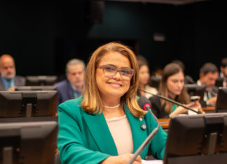 Helena da Asatur cobra votação da PEC 47 para enquadramento de servidores dos ex-territórios Helena da asatur