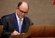 TSE mantém Arthur Henrique em campanha e rejeita pedido para barrar candidatura antes da eleição