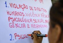 Encontro reúne lideranças para discutir proteção de crianças, jovens e mulheres indígenas em Roraima Encontro reúne lideranças para discutir proteção de crianças, jovens e mulheres indígenas em Roraima