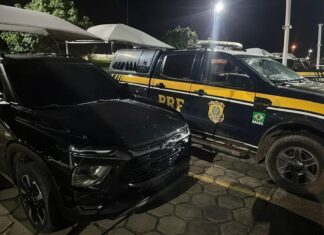 PRF recupera carro furtado e apreende barra de ouro de origem ilegal em Rorainópolis prf ouro carro rorainópolis