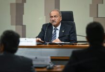 Justiça manda devolver dinheiro apreendido com Chico Rodrigues em operação do caso da cueca