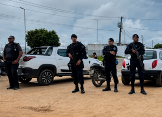 EMHUR desocupa área ocupada por barracas em frente à Polícia Federal, em Boa Vista