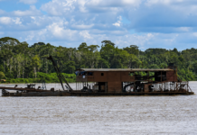 MPF recomenda controle mais rígido sobre dragas usadas no garimpo ilegal na Amazônia draga garimpo