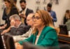 Helena da Asatur vota a favor da criação do Sistema Nacional de Enfrentamento da Violência contra Mulheres Deputada federal Helena da Asatur durante votação na Câmara dos Deputados.
