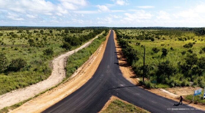 Prefeitura conclui asfaltamento de vicinal no PA Nova Amazônia em Boa Vista