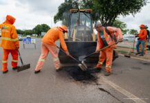 Prefeitura recupera 462 vias e reforça sinalização em 52 bairros de Boa Vista RUAS ASFALTO SEMUC BV