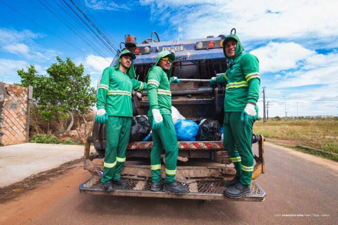 feriado serviços essenciais