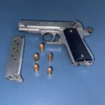 PM apreende pistola, drogas e motocicleta com placa adulterada no São Bento homem
