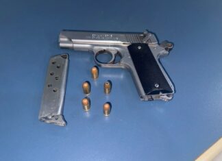 PM apreende pistola, drogas e motocicleta com placa adulterada no São Bento homem