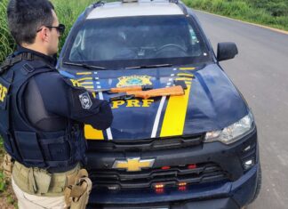 PRF prende dois homens com armas de fogo em Caroebe e Boa Vista PRF