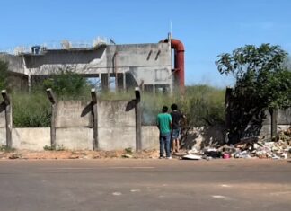 Corpo carbonizado é encontrado em fossão e polícia investiga suspeita de homicídio seguido de esquartejamento em Boa Vista Corpo carbonizado é encontrado em fossão e polícia investiga suspeita de homicídio seguido de esquartejamento em Boa Vista