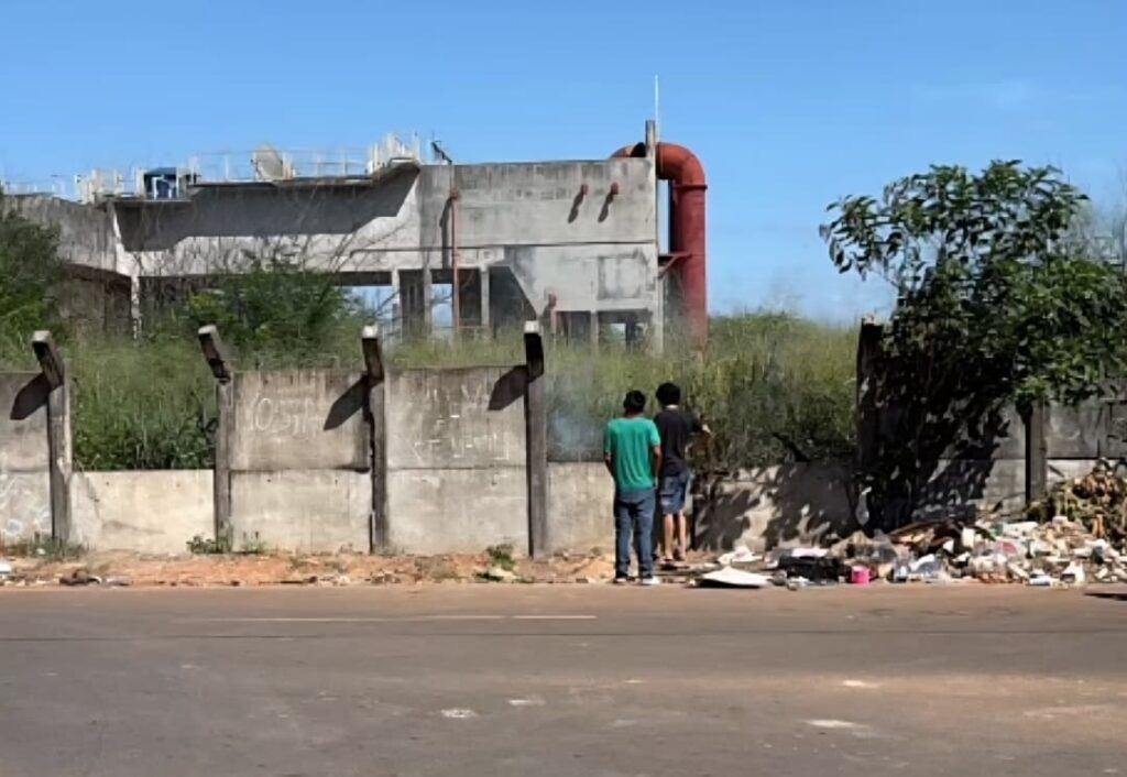 Corpo carbonizado é encontrado em fossão e polícia investiga suspeita de homicídio seguido de esquartejamento em Boa Vista