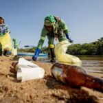 Mais de 2,6 toneladas de lixo são retiradas das praias de Boa Vista por semana Resíduos são recolhidos na faixa de areia de uma das praias de Boa Vista.